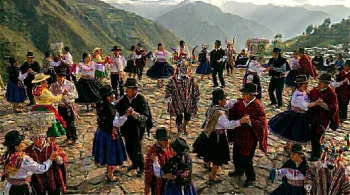 Los Instrumentos Musicales Andinos en el Contexto de Ecuador